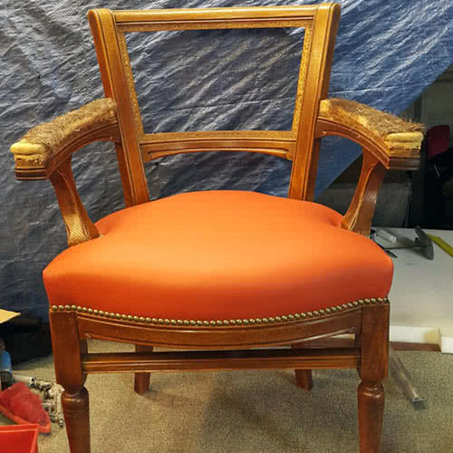 Garnissage d'une chaise en cuir étape 1