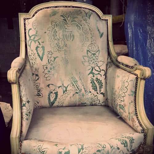 Garnissage d'un fauteuil Louis XVI